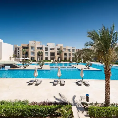 Waterfront & Groovy 2 Bdr Mangroovy Free Pool & Beach Access
